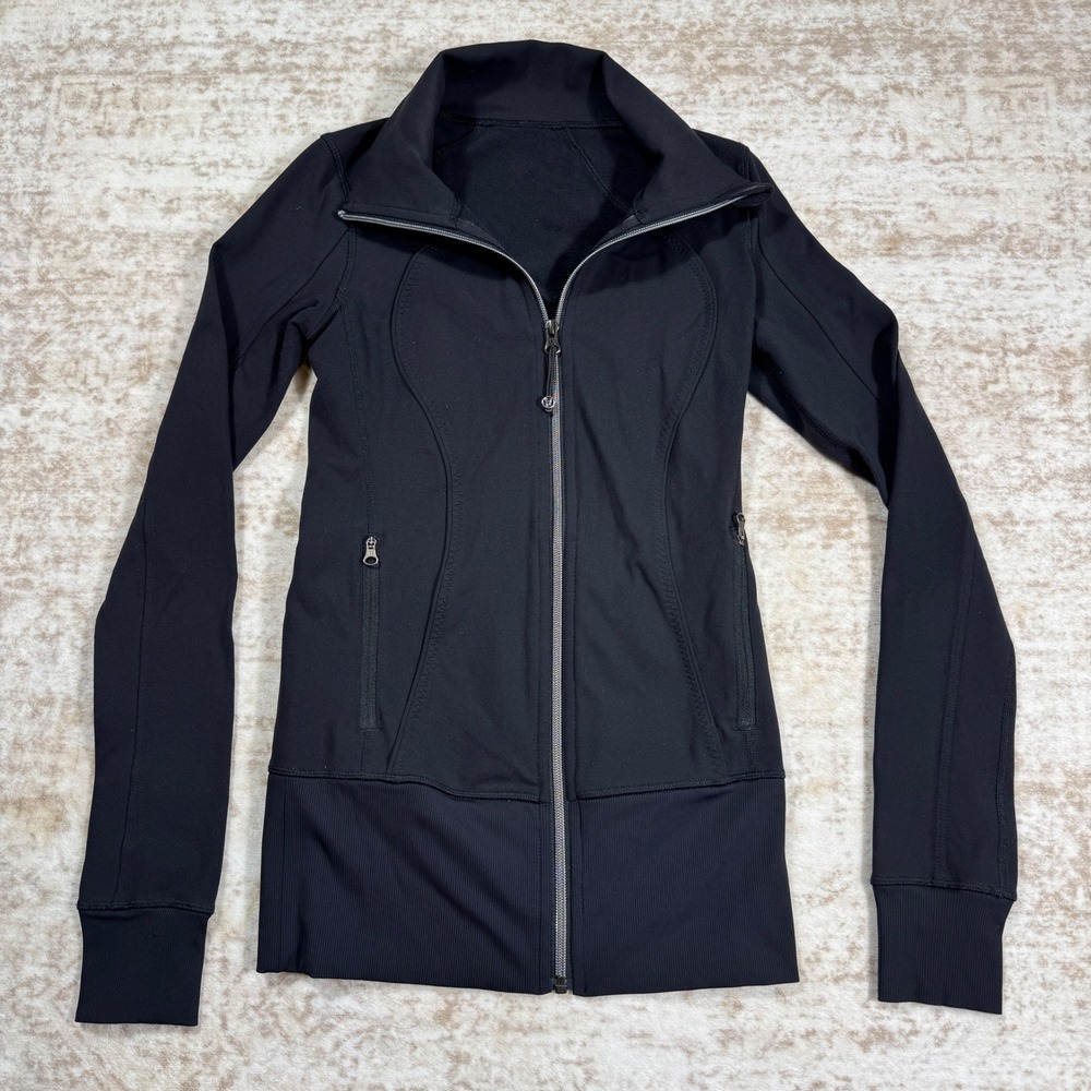 Lululemon Black Zip Athletic Jacket Women Size 2 or 4 Excellent Full Thumbholes
